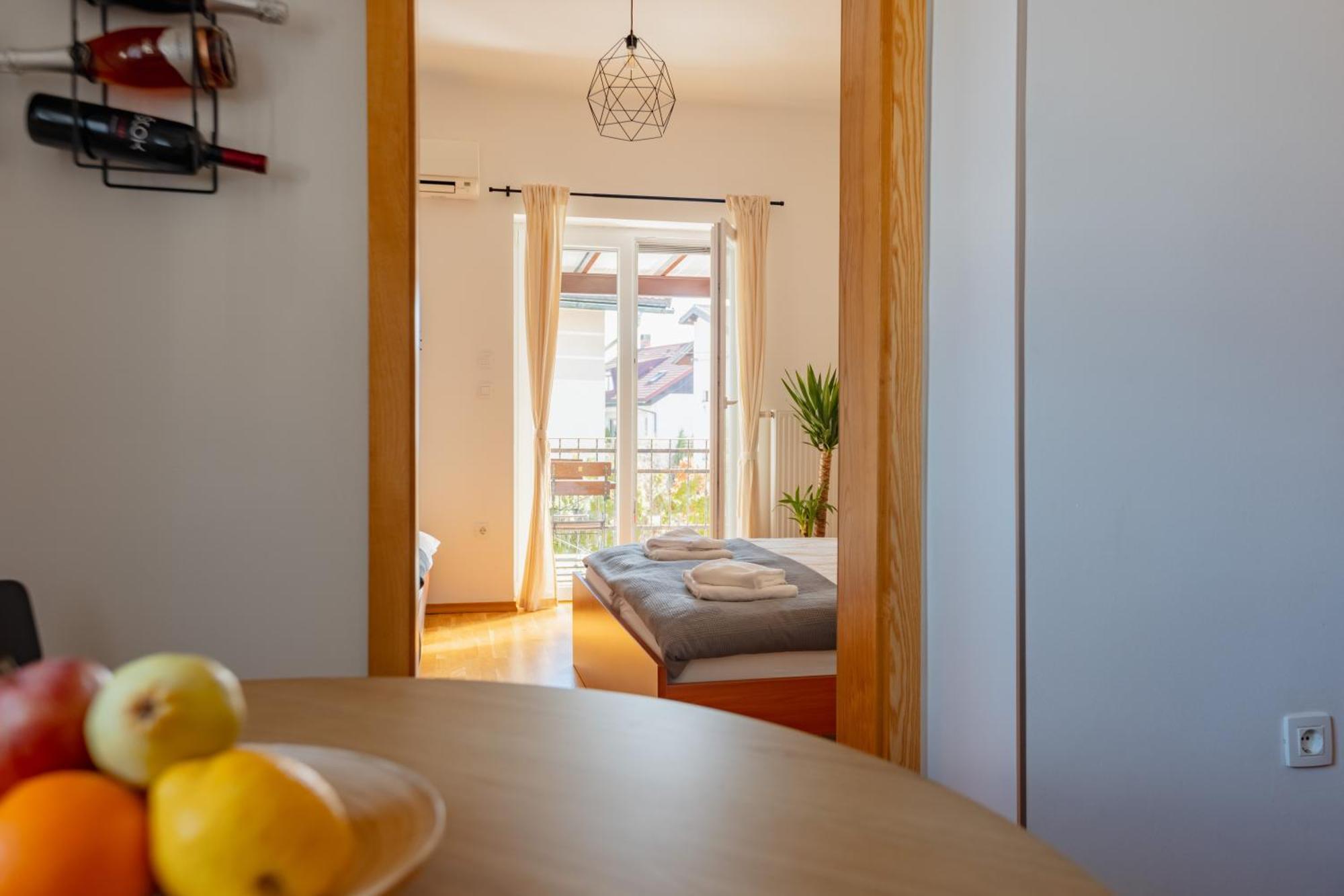 Vila Klara Apartments Ljubljana Exteriör bild